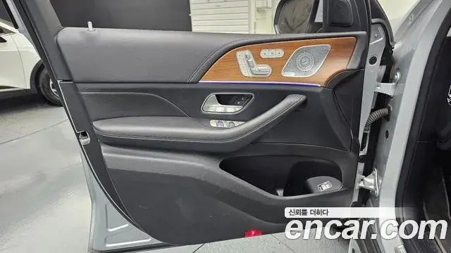 Mercedes-Benz GLE-Class 2019 — Photo 6/31