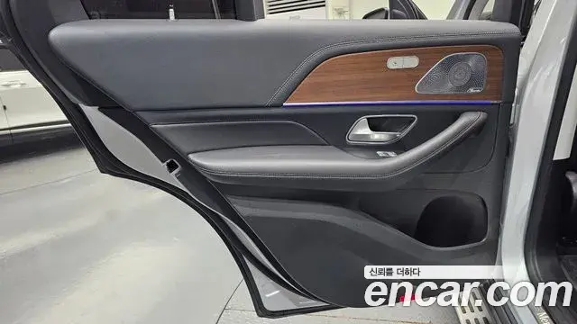 Mercedes-Benz GLE-Class 2019 — Photo 20/31