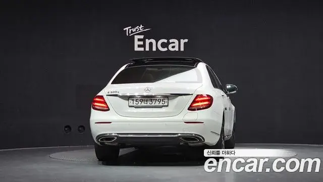 Mercedes-Benz E-Class 2019 — Şəkil 7/32