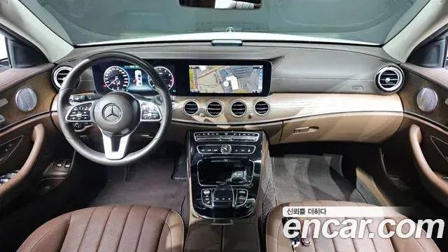 Mercedes-Benz E-Class 2019 — Şəkil 24/32