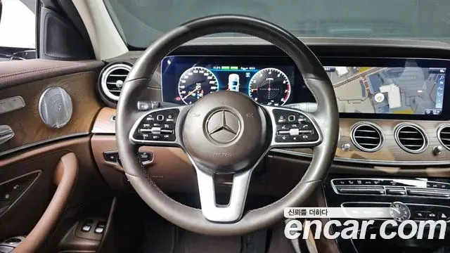 Mercedes-Benz E-Class 2019 — Şəkil 15/32