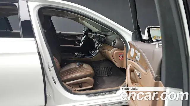 Mercedes-Benz E-Class 2019 — Şəkil 14/32