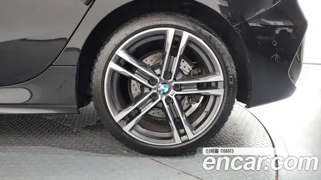 BMW 1 Series 2021 — Şəkil 11/31