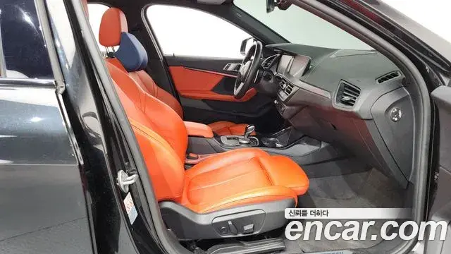 BMW 1 Series 2021 — Şəkil 29/31