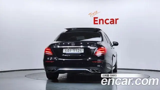 Mercedes-Benz E-Class 2018 — Фото 4/20