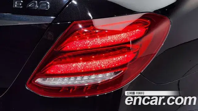 Mercedes-Benz E-Class 2018 — Şəkil 14/36