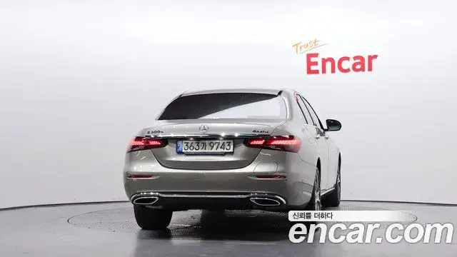 Mercedes-Benz E-Class 2021 — Şəkil 15/33