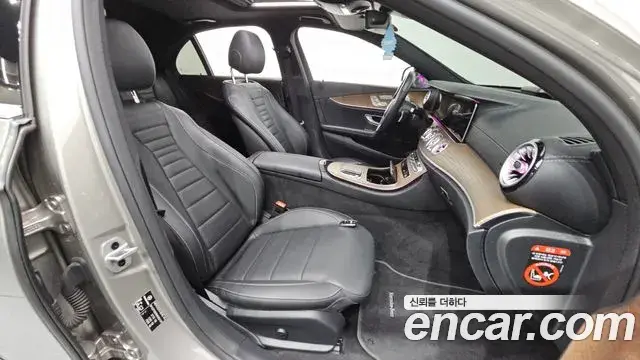 Mercedes-Benz E-Class 2021 — Şəkil 12/33