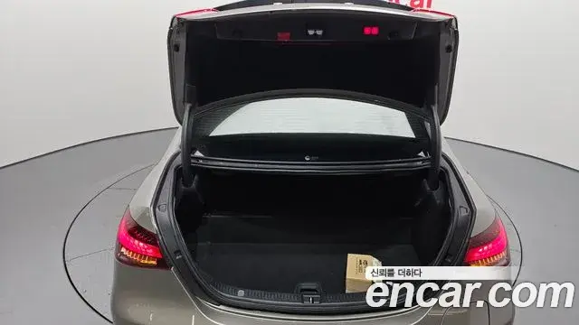 Mercedes-Benz E-Class 2021 — Şəkil 1/33