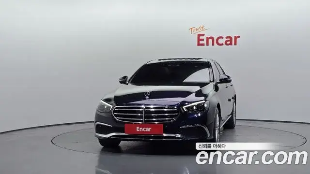 Mercedes-Benz E-Class 2022 — ფოტო 14/20