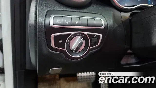 Mercedes-Benz C-Class 2019 — Şəkil 6/30