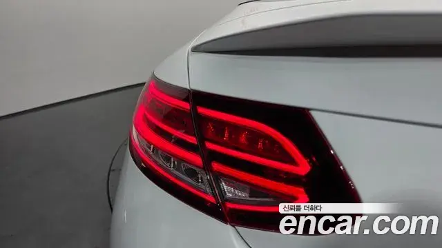 Mercedes-Benz C-Class 2019 — Şəkil 29/30