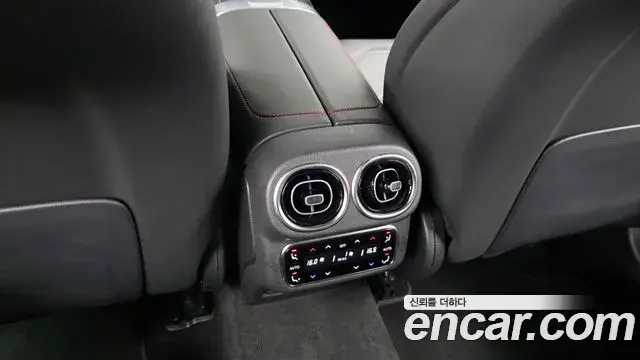 Mercedes-Benz GLC-Class 2024 — Şəkil 15/36