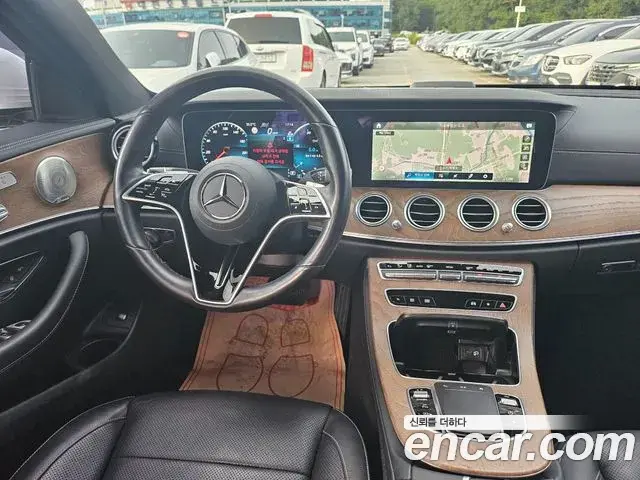 Mercedes-Benz E-Class 2022 — Фото 7/18