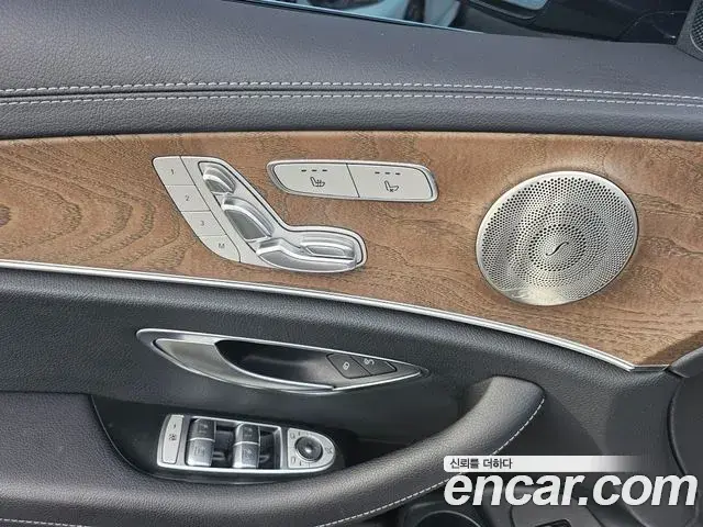 Mercedes-Benz E-Class 2022 — Фото 8/18