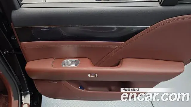 Genesis G90 2025 — Photo 7/31