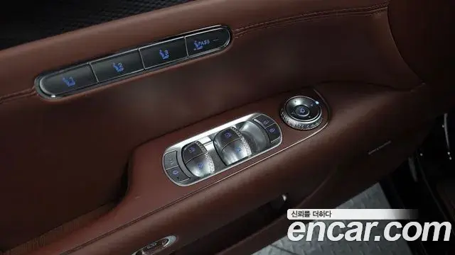 Genesis G90 2025 — Photo 17/31