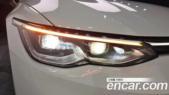 Volkswagen Golf 2022 — Şəkil 32/39