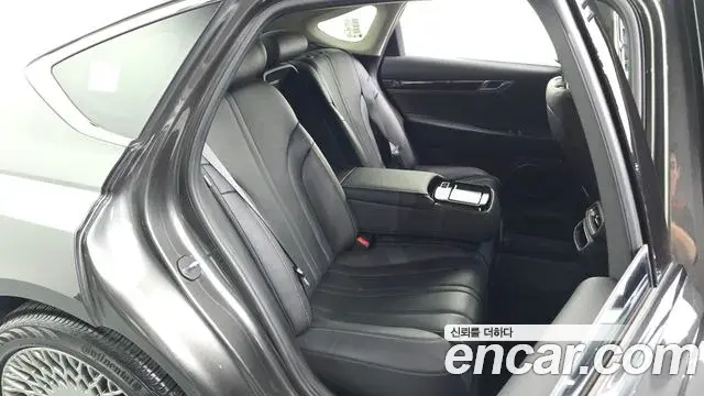 Genesis G80 2022 — ფოტო 35/37