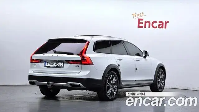 Volvo V90 Cross Country 2020 — Photo 15/20