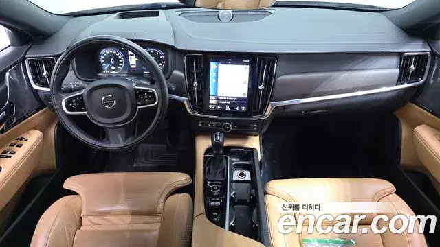 Volvo V90 Cross Country 2020 — Photo 8/20