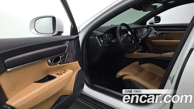 Volvo V90 Cross Country 2020 — Photo 6/20