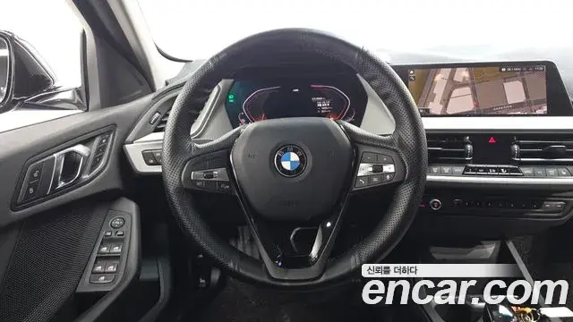 BMW 1 Series 2020 — Photo 19/30