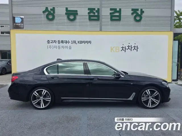 BMW 7 Series 2018 — Фото 3/19