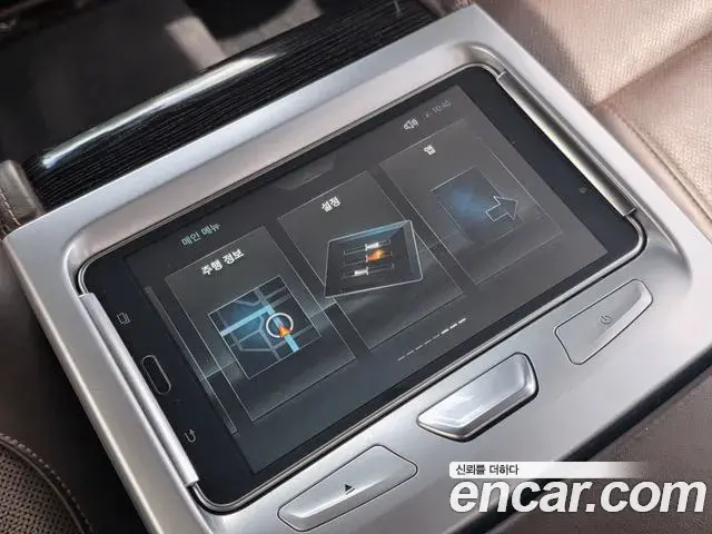 BMW 7 Series 2018 — Фото 15/19
