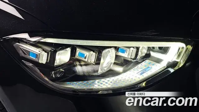Mercedes-Benz S-Class 2021 — Photo 26/32