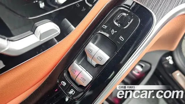 Mercedes-Benz S-Class 2021 — Photo 7/32