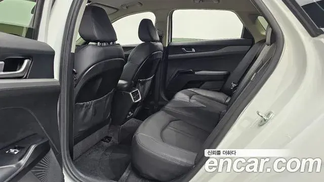 Kia K5 2020 — Şəkil 10/32