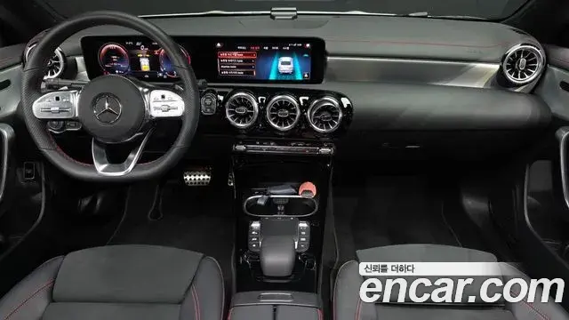 Mercedes-Benz CLA-Class 2022 — Şəkil 14/32
