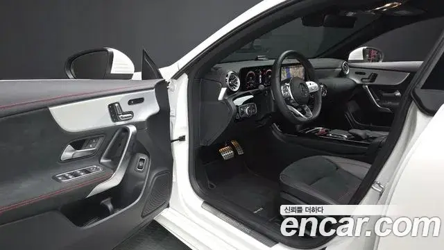 Mercedes-Benz CLA-Class 2022 — Şəkil 31/32