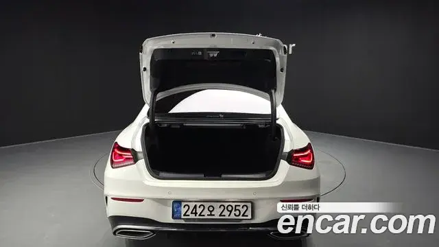 Mercedes-Benz CLA-Class 2022 — Şəkil 12/32