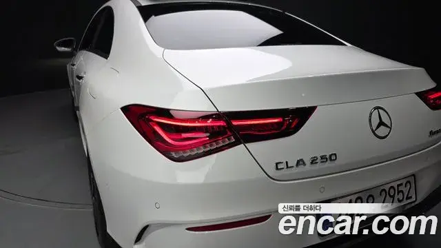 Mercedes-Benz CLA-Class 2022 — Şəkil 18/32