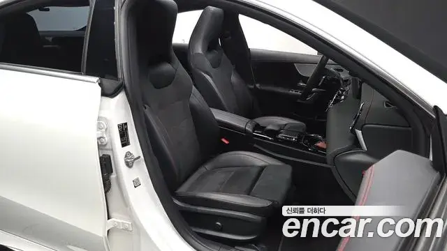 Mercedes-Benz CLA-Class 2022 — Şəkil 26/32