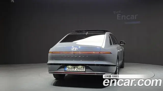 Hyundai Grandeur Hybrid 2023 — Photo 13/20