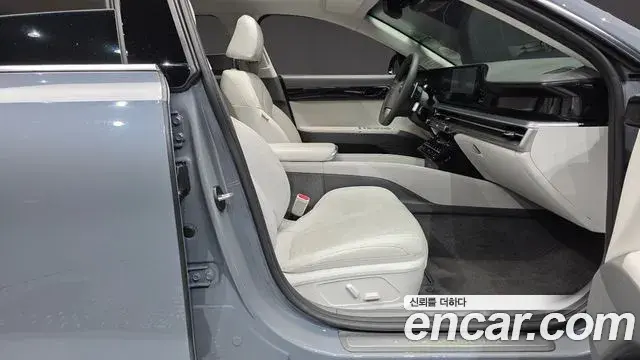 Hyundai Grandeur Hybrid 2023 — Photo 8/20