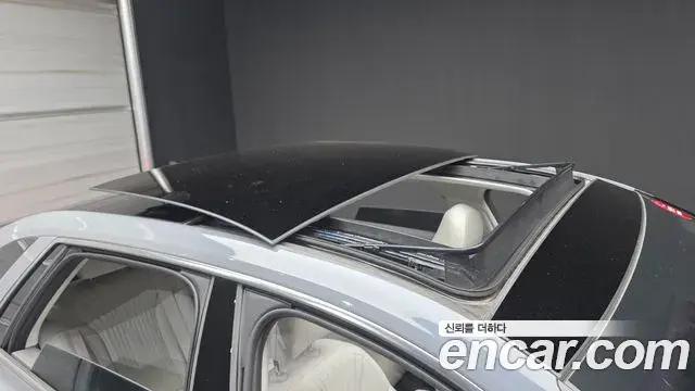 Hyundai Grandeur Hybrid 2023 — Photo 18/20