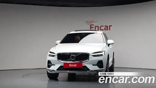 Volvo XC60 2023 — Şəkil 28/34