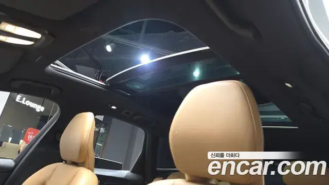 Volvo XC60 2023 — Şəkil 17/34