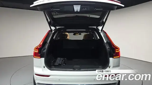 Volvo XC60 2023 — Şəkil 6/34