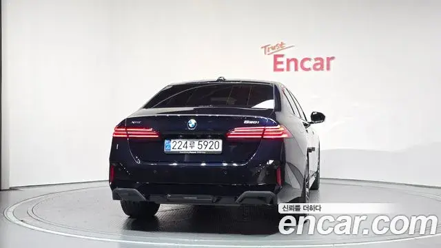 BMW 5 Series 2024 — Şəkil 17/20