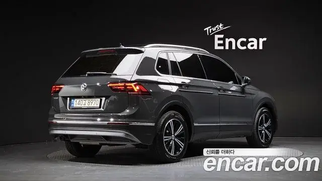 Volkswagen Tiguan 2020 — Şəkil 23/32