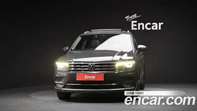 Volkswagen Tiguan 2020 — Şəkil 24/32