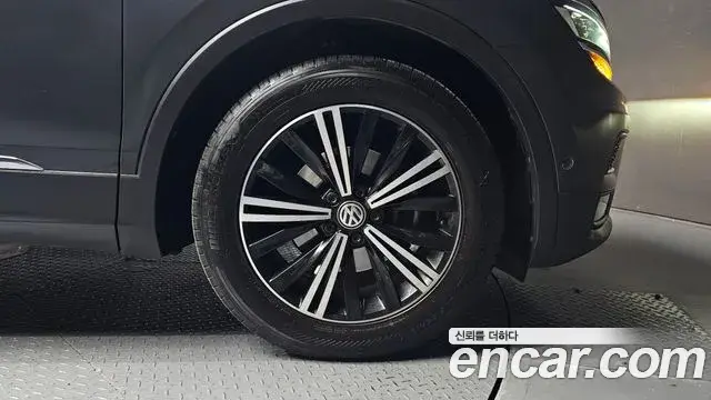 Volkswagen Tiguan 2020 — Şəkil 7/32