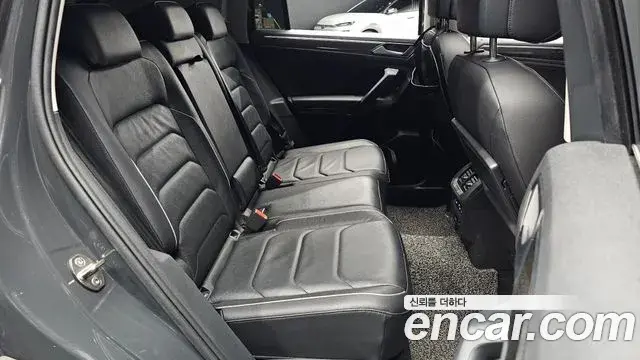 Volkswagen Tiguan 2020 — Şəkil 25/32