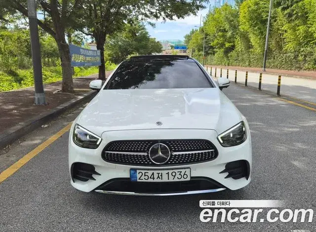 Mercedes-Benz E-Class 2021 — Фото 20/20