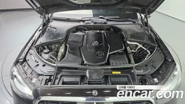 Mercedes-Benz S-Class 2021 — Photo 6/20
